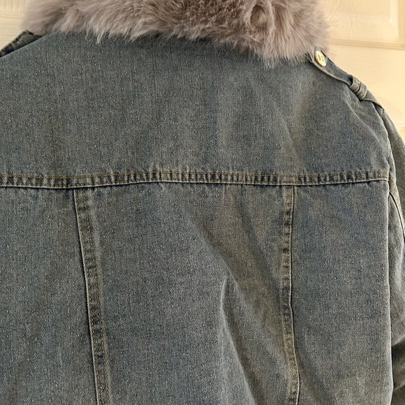 NWT Bellezza Republic Short Denim Jacket, Faux fur, L, with original package - Picture 8 of 15